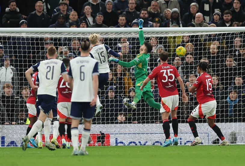 Tottenham toàn thắng trước Man United mùa này