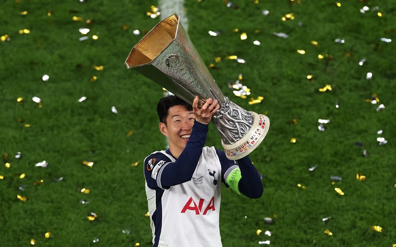 Son cuối cùng cũng nâng cúp cùng Tottenham