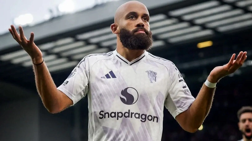 Bryan Mbeumo sớm giúp Man United mở điểm trước Liverpool