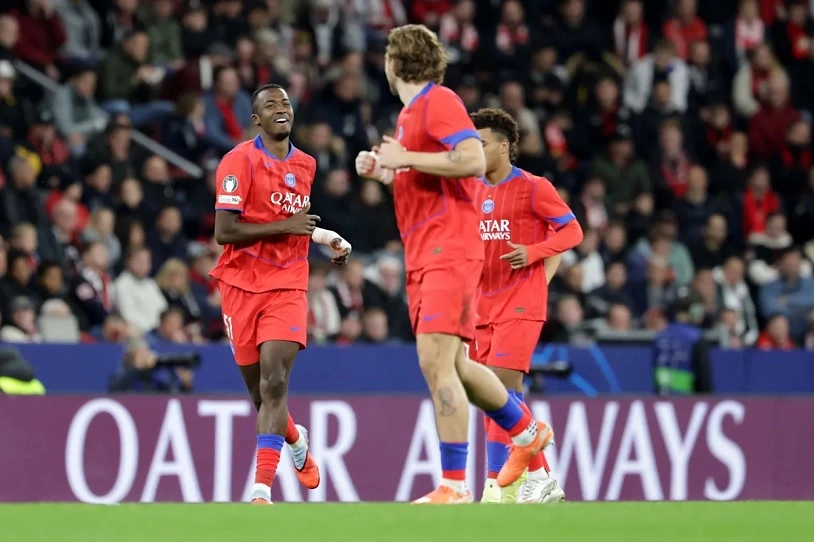 PSG đại thắng Bayer Leverkusen