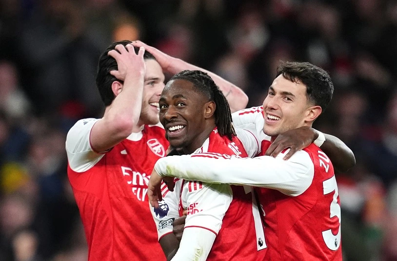 Eze tỏa sáng trong chiến thắng trước Tottenham